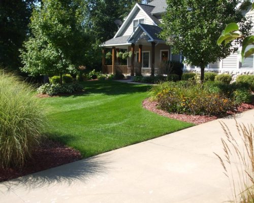 lawn-maintenance-08-016_2